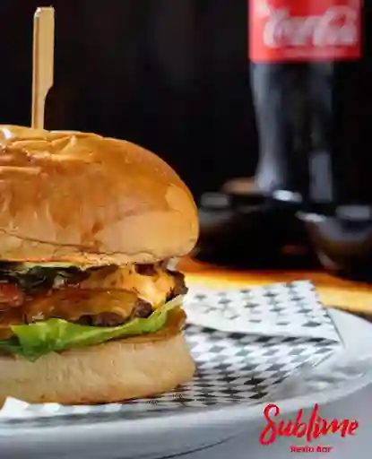 Hamburguesa Bacon con Cebolla Caramelizada