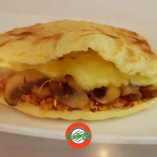 Arepa Especial de Pollo y Champiñón