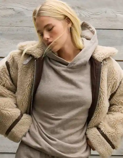 Buzo Mujer Café Talla SMALL 2416227 American Eagle