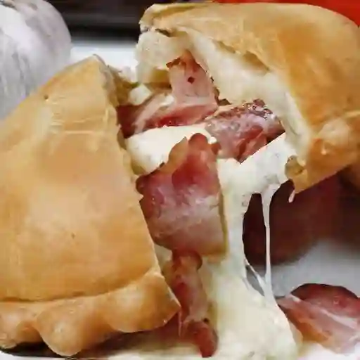Panzerotti de Carnes Frías