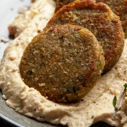Hummus con Falafel