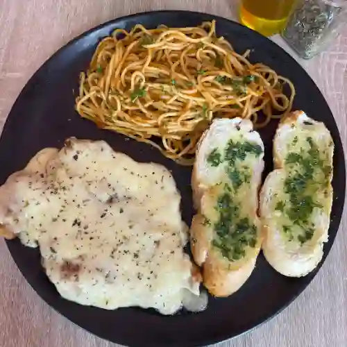 Pechuga en Salsa de Queso Azul