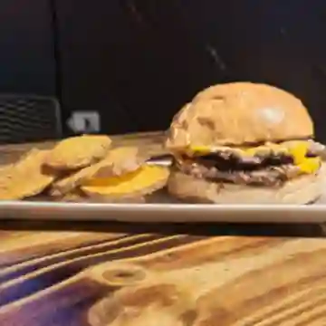 Lujo's Burger
