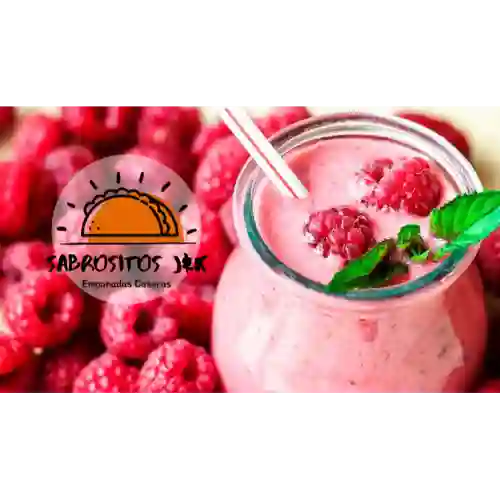 Jugo de mora en leche