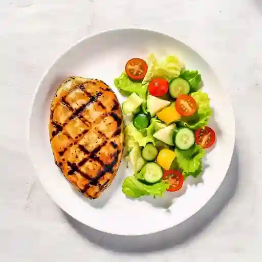 Pechuga Y Ensalada Mixta
