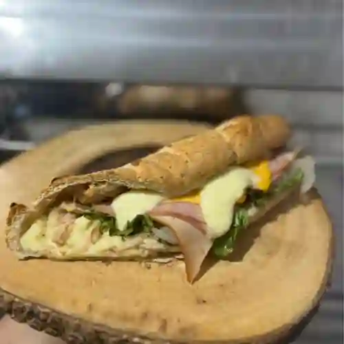 Sandwiche Doble Jamón y Doble Queso