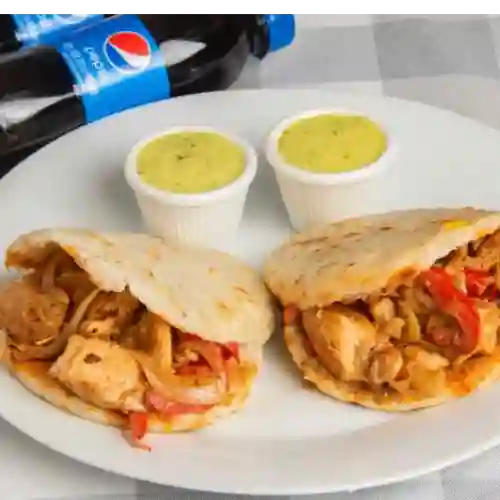 Combo Pareja Arepas de Pollo Al Wok Mas