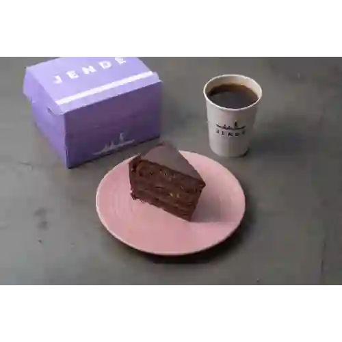 Combo Torta de Chocolate + Americano