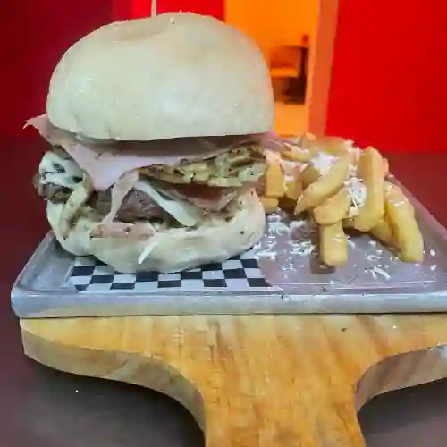 Hamburguesa Carne + Papas a Francesa