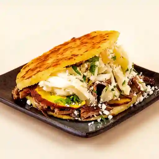 Arepa Asada de Carne y Plátano