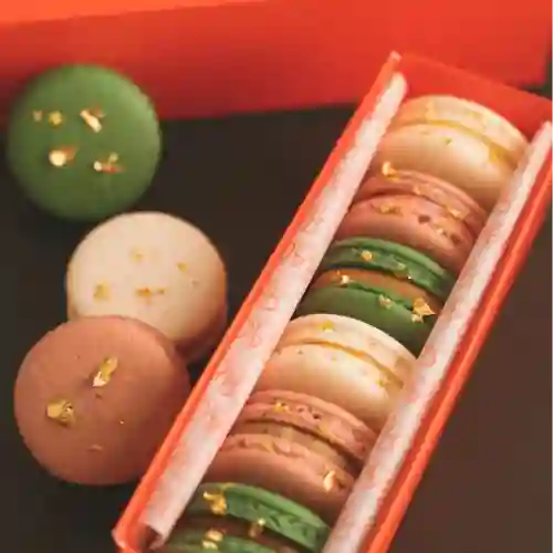 Caja X6 Macarons con Láminas de Oro