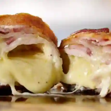 Panzerotti de Pollo y Tocineta
