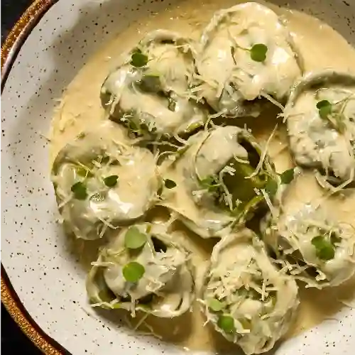 Pasta Tortellini con Salsa a Elección