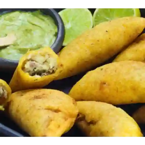 Empanada de Papa y Pollo