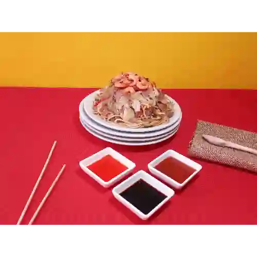 ½ Chow Mein Famosa China