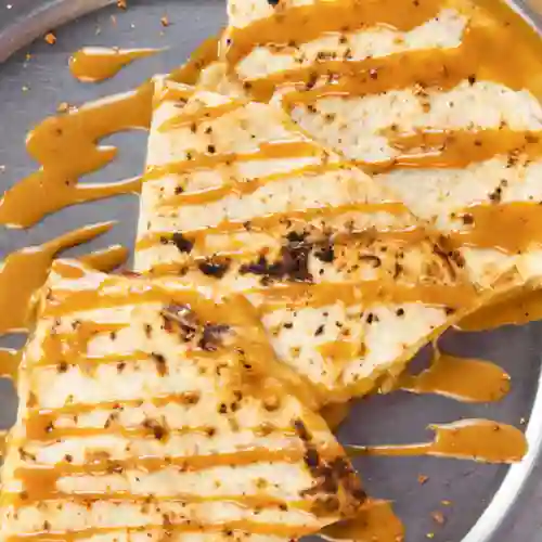 Quesadilla de Arequipe y Tajin