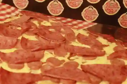 Pizza Triangular de Salami