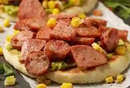 Arepa con Salchichón