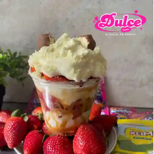 Fresas con Crema 9 Onzas