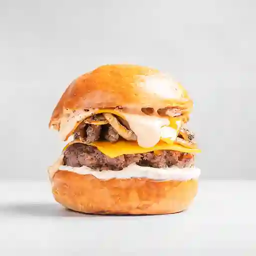 Burger philly americana (incluye papas)