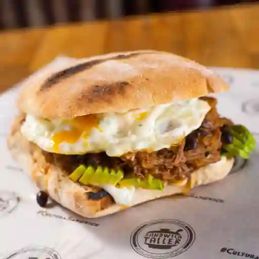 Sándwich de ropa vieja