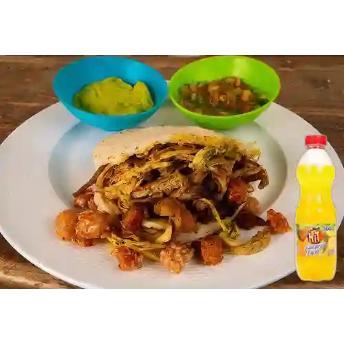 Combo Arepa con Todo + Jugo Hit Naranja Piña 500ml