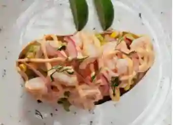 Tostada de Aguacate con Camarones