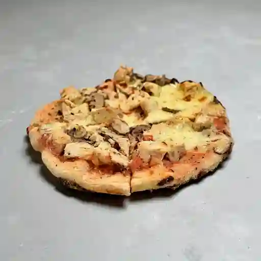 Pizza Pollo y Champiñones