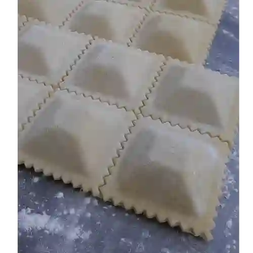 Pasta Rellena Congelada Mozzarella y Albahaca