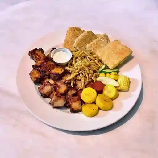 Familiar Especial Con Costillas Bbq Y Arepa Paisa