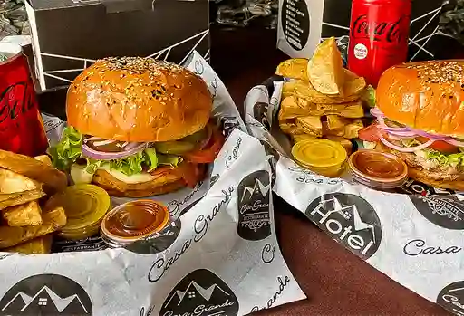 2 Hamburguesas de Pollo+2 Coca Colas