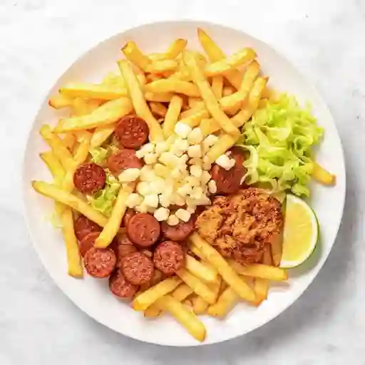 Salchipapa combinada