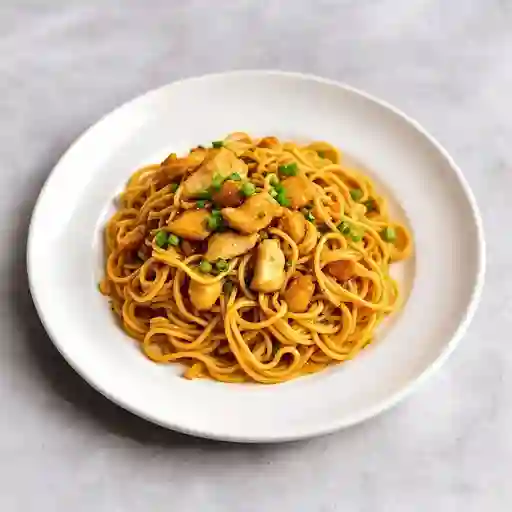 Lo mein con pollo - mediano