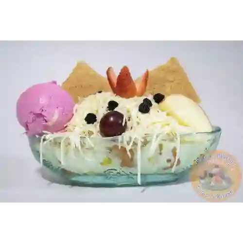 Ensalada Corriente con Helado