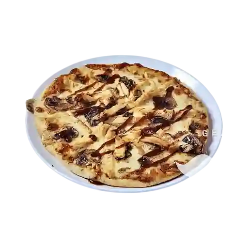 Pizza Pollo y Champiñones Mediana 6 Porc