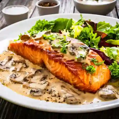 Salmón en Salsa de Champiñón