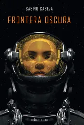 En el año 2560 la humanidad ha logrado extenderse por unos ocho mil planetas gracias a los  motores anagravónicos que permiten los saltos Inspacio-Expacio. La capitana Florence Schiaparelli,  conocida en la Flota Federal como Florence Media Vida, y la tripulación de la Banshee tienen como  misión obtener todos los datos posibles del agujero negro al que ella misma ha bautizado como el  Ojo de Dios.Pero cuando detecten a una nave sin identificar atrapada cerca del horizonte de sucesos del agujero  negro la capitana Schiaparelli deberá decidir si se arriesgan a perderlo todo para salvar a la  tripulación de la misteriosa nave.Frontera oscura es una novela escrita en la mejor tradición de las historias de aventurasespaciales, una obra que explora los secretos del universo y la inagotable curiosidad del ser humano  por descubrirlos.