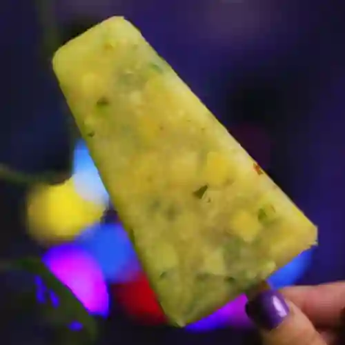 Paleta de Mango Biche.