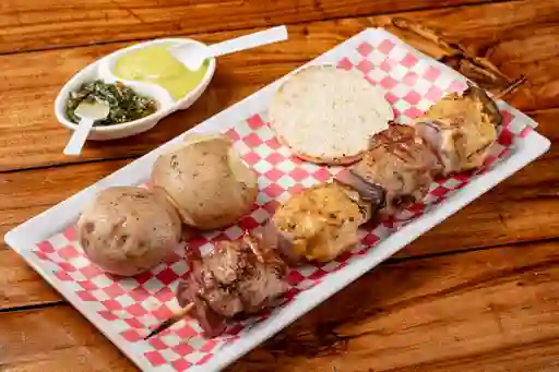 Combo Brocheta Mixta Pollo y Cerdo