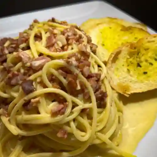 Pastas Carbonara + Gaseosa 400Ml