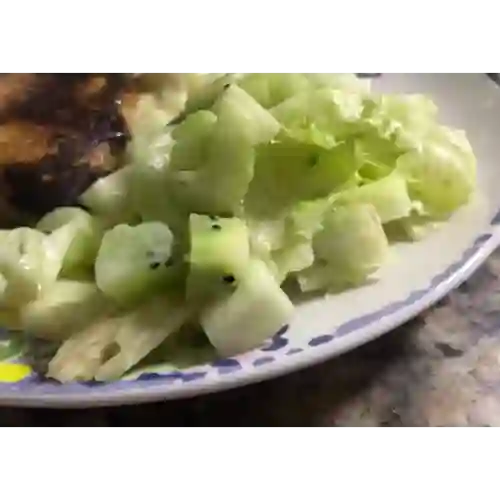 Ensalada de Lechuga, Apio, Pera, Kiwi 16