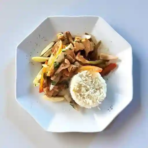 Pollo Saltado