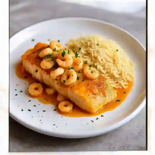 Salmon Con Salsa De Camaron