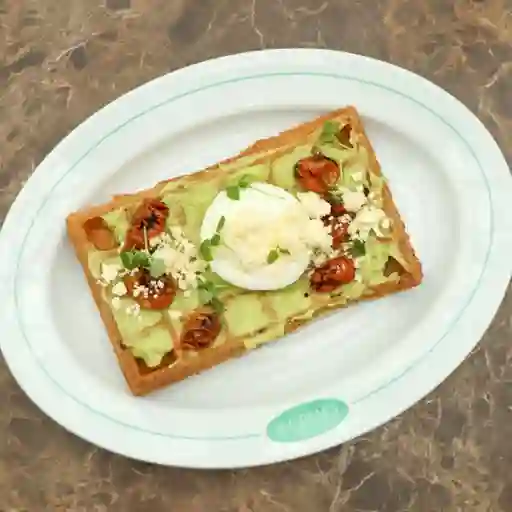 Tostada de Aguacate de Yuca