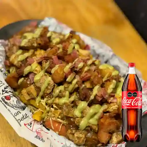 Salchipapa Recargada 2-3 Pers. + Cocacola Org 1.5l