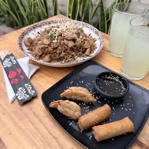 Wok pollo para 2 + acompañantes +bebidas