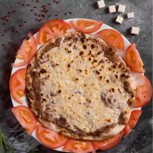 Manakish de Carne & Queso
