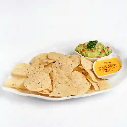 Guacamole y Queso con Chips