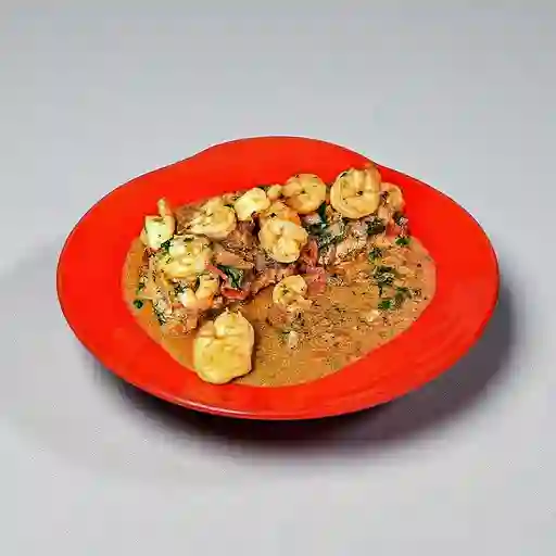 Pescado en Salsa de Camarones