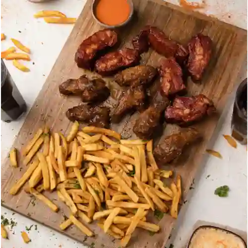 6 Alitas y 6 Costillas + Papas + Dip